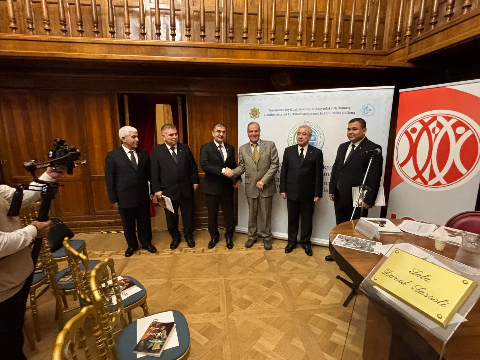 Presentata a Roma a cura dell’Isia l’opera “Liriche” del poeta turkmeno Pyragy